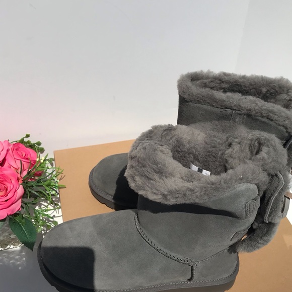 UGG Classic Double Bow Short Boot - Picture 8 of 9